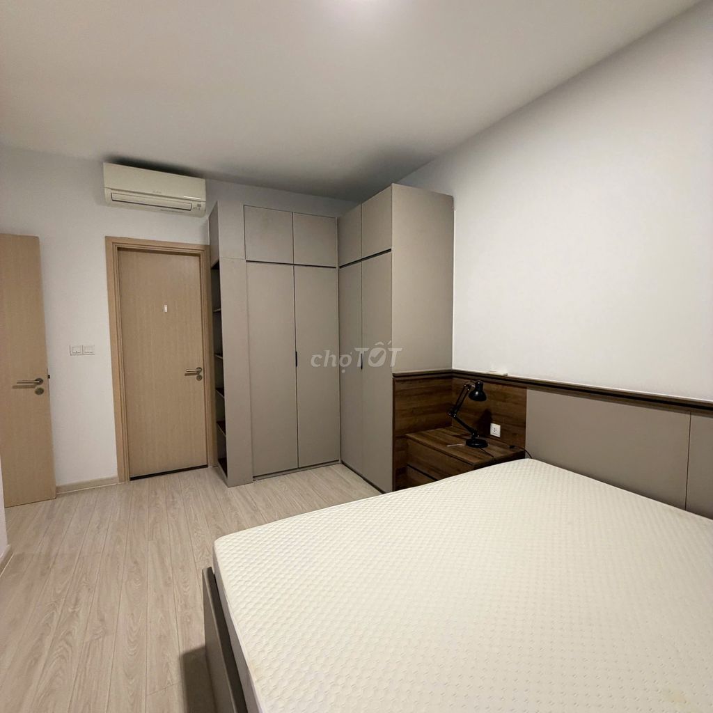 Hire the apartment of the second district, quiet apartment.