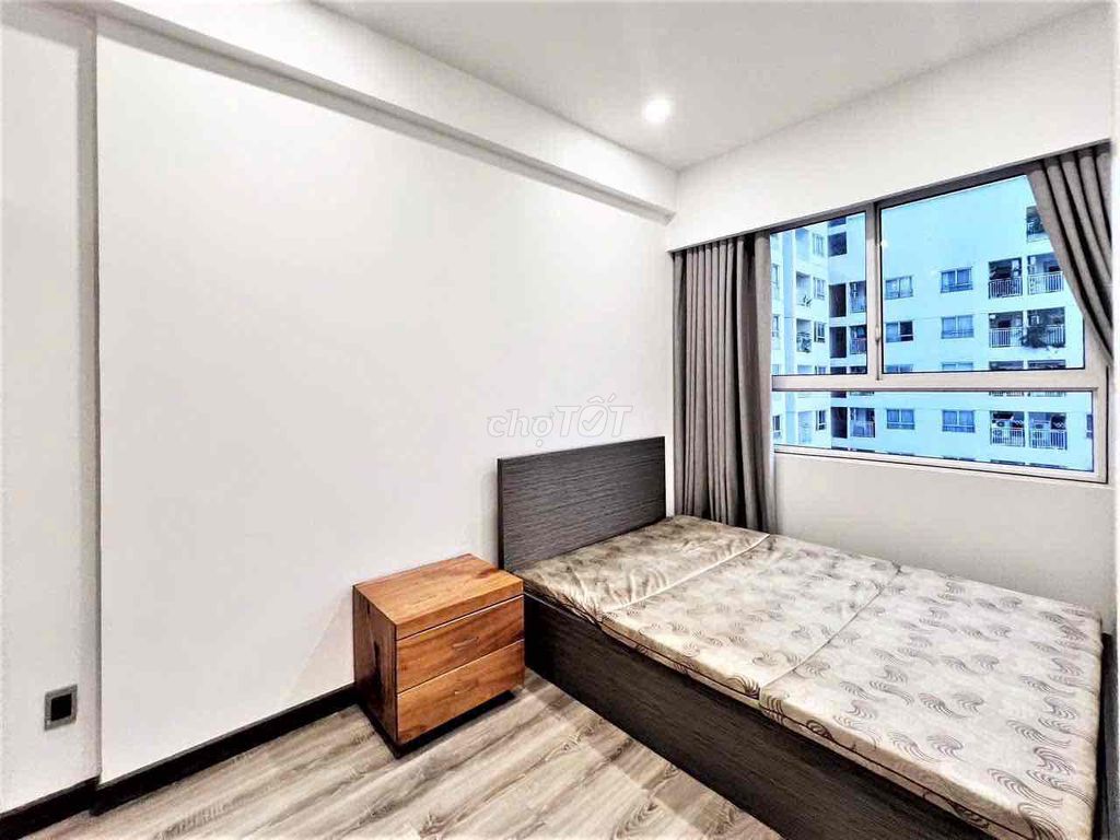 Garden Gate building. Two bedrooms, two toilets. near the Home Park