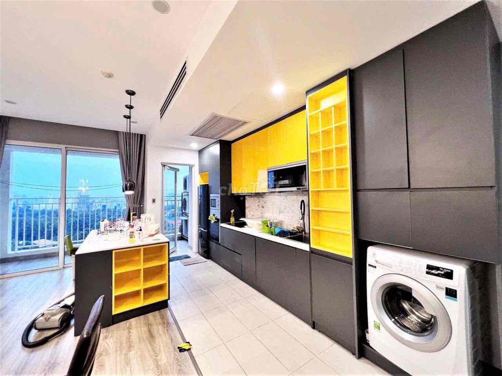 Garden Gate building. Two bedrooms, two toilets. near the Home Park
