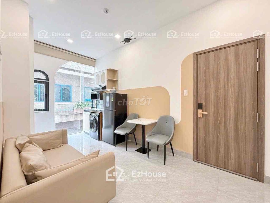 apartment full interior - open balcony - center of District 10