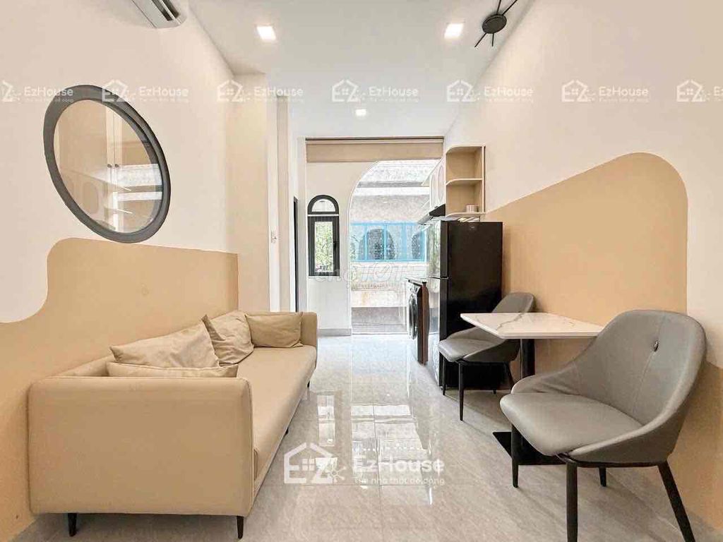 apartment full interior - open balcony - center of District 10