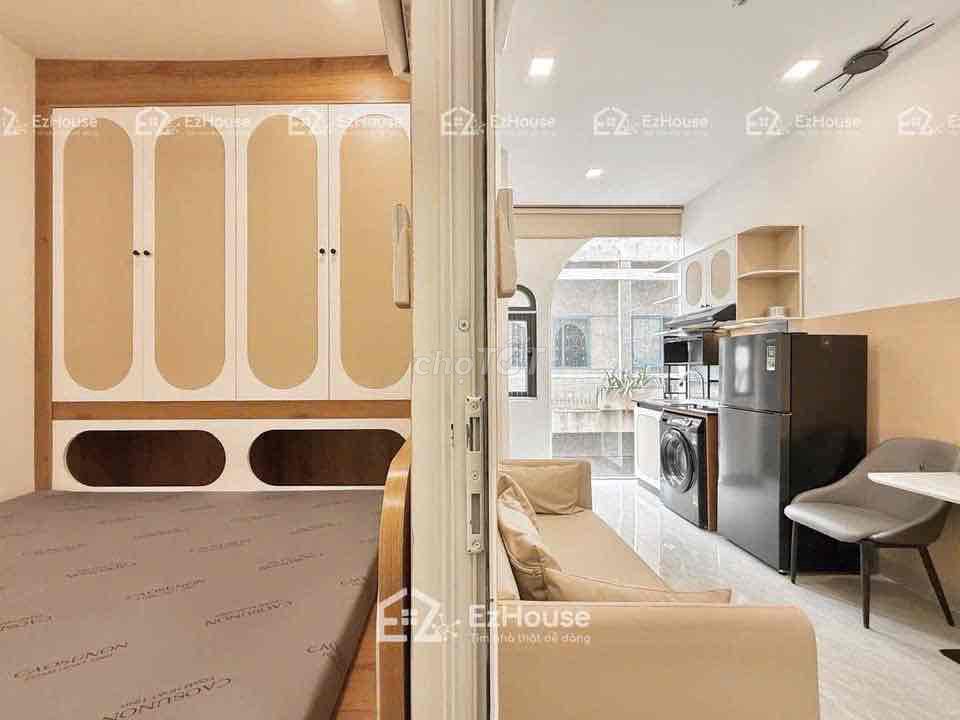 apartment full interior - open balcony - center of District 10