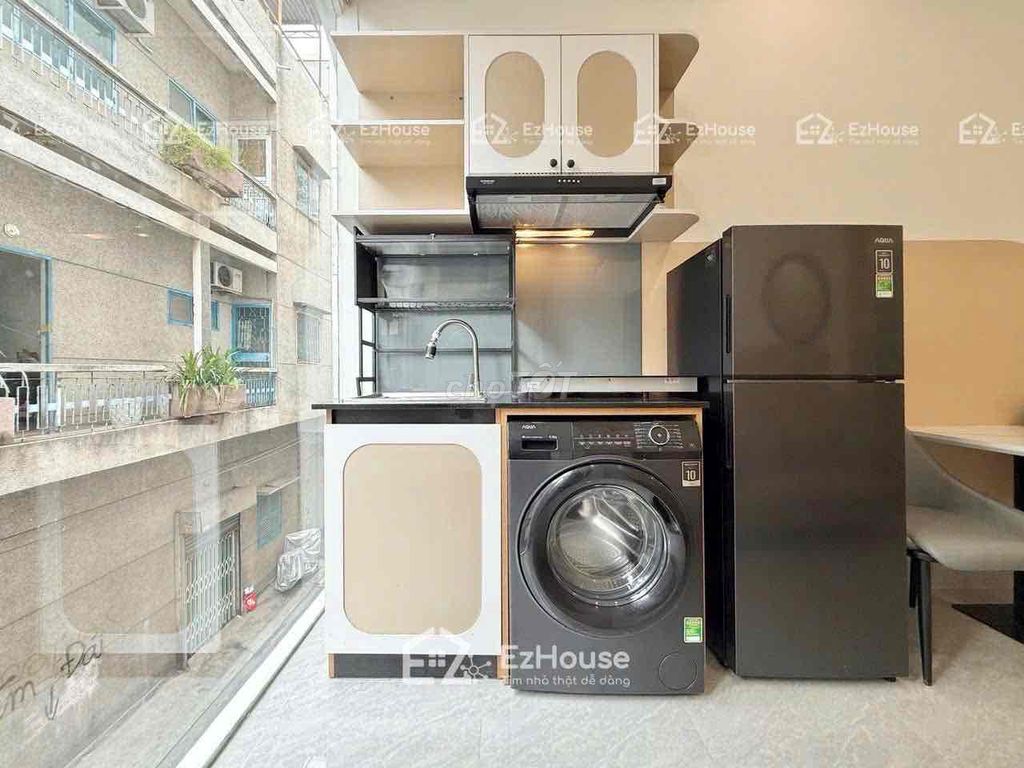 apartment full interior - open balcony - center of District 10