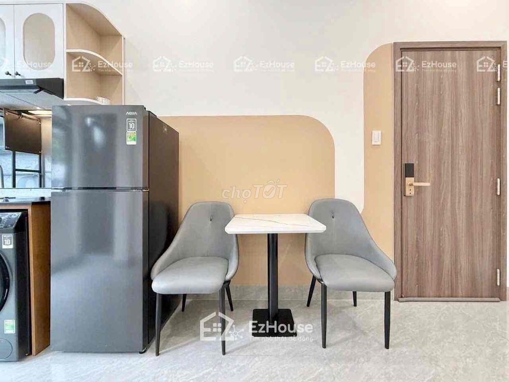 apartment full interior - open balcony - center of District 10