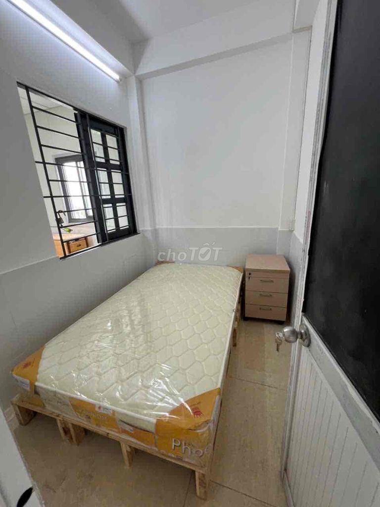 Rent two new bedrooms full of furniture, all negotiated.