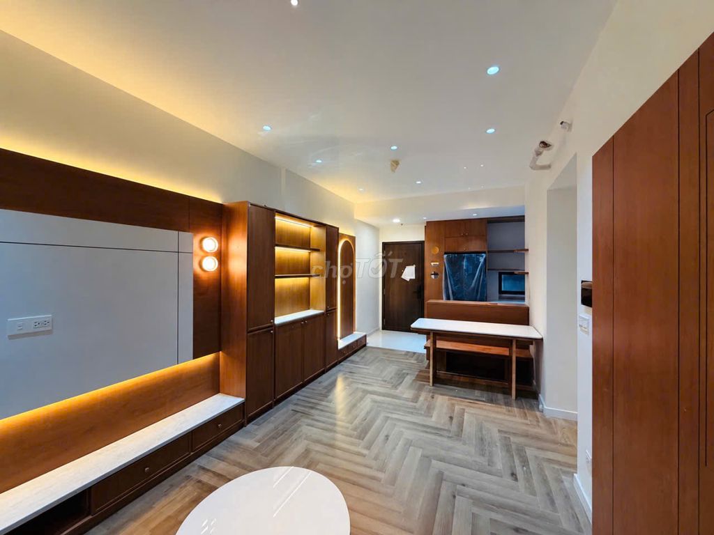 Rent two bedrooms-70 M2 Victoria Village 18 million a month.