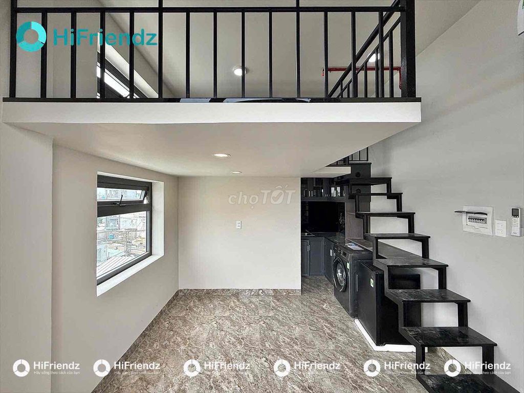 The opening of the new house next to Emart is a super-price right in the middle.