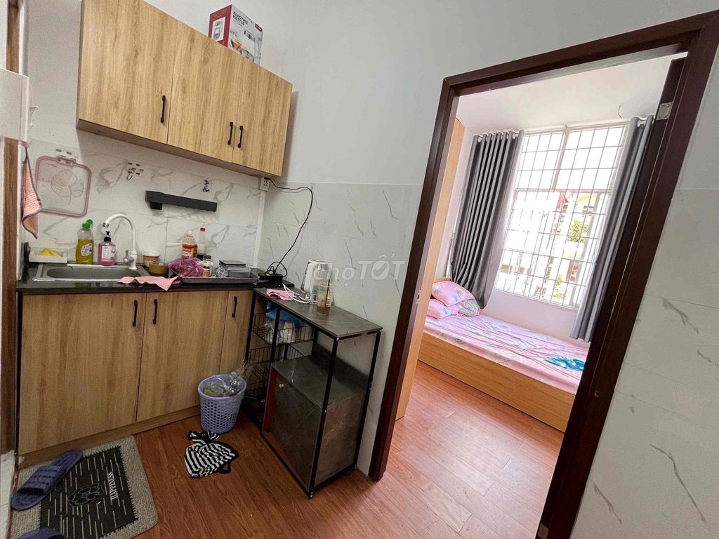 Get out of here! Two large windows' bedrooms full of furniture in the middle of nowhere!