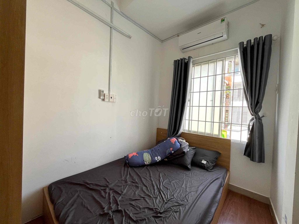 Get out of here! Two large windows' bedrooms full of furniture in the middle of nowhere!