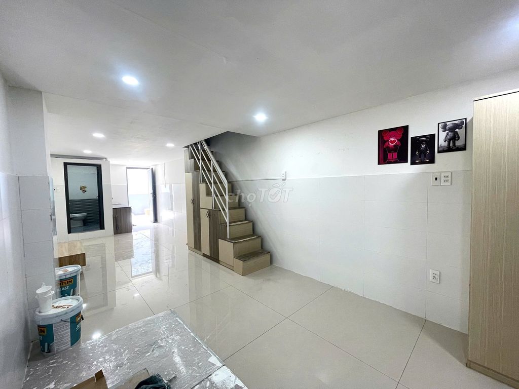 Rent two bedrooms -- a large living room -- where it's six-and-a-half cars away from the 700 M vhu.