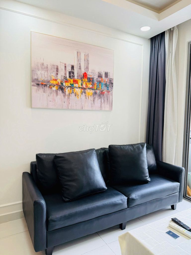 Rent Saigon Royal District 4, 53 meters 2 bedrooms 1 toilet, 18 million a month.