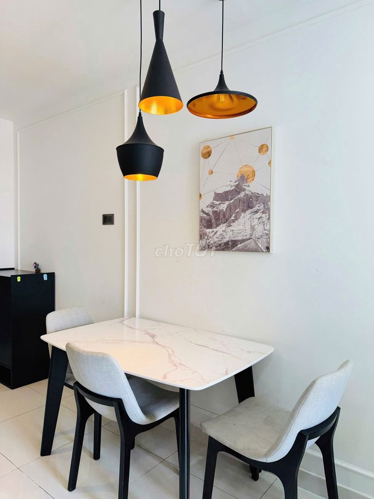 Rent Saigon Royal District 4, 53 meters 2 bedrooms 1 toilet, 18 million a month.