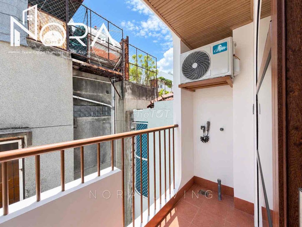 High-end apartment. A balcony bedroom right on the ground. Hoàng Văn Thụ Park.