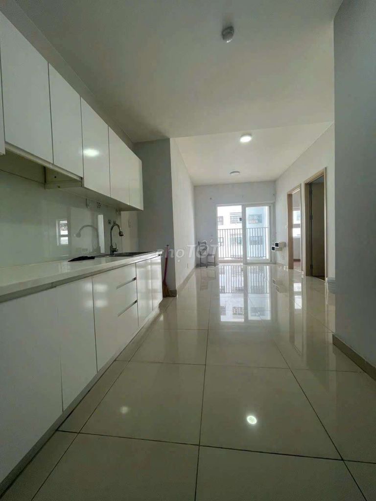 Let's turn the apartment into a long pool with air conditioning. innovation-Bình Tân