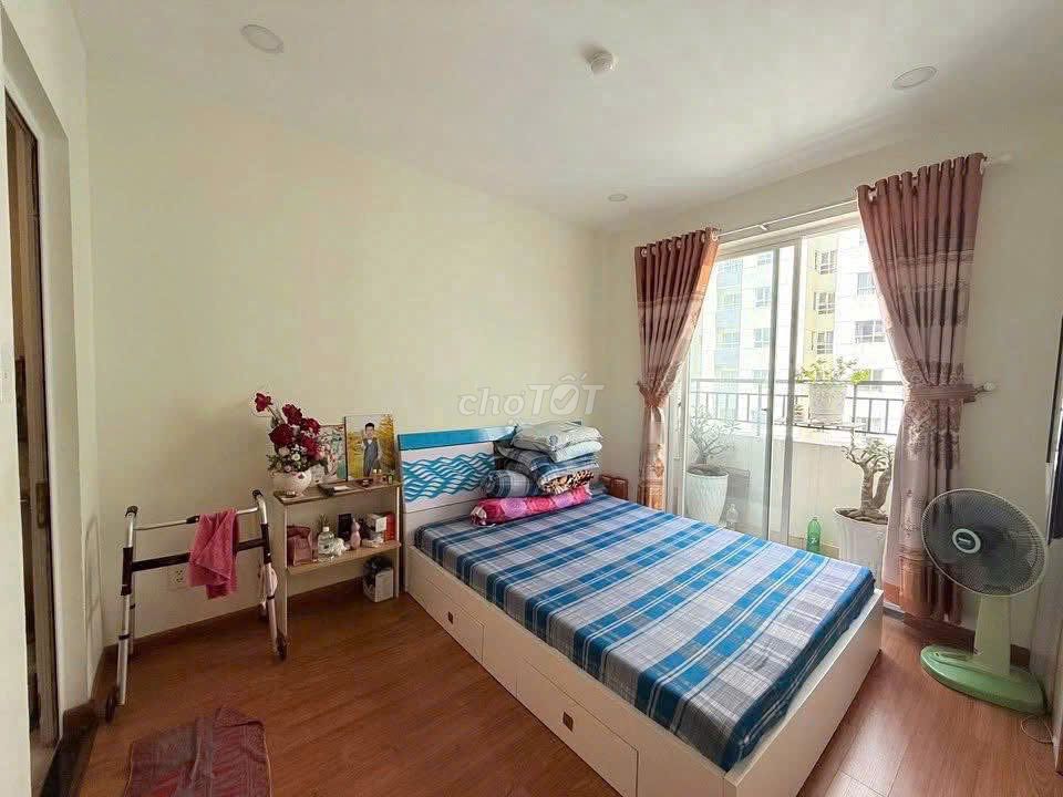 Hoa Sứ, 1877, bedroom: 75 meters, full interior, two bedrooms, 12 million.
