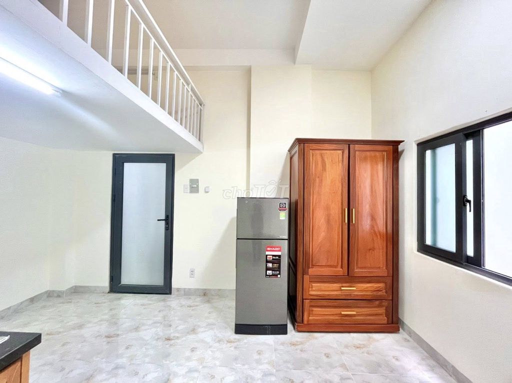 35 M2 open windows, full family furniture.