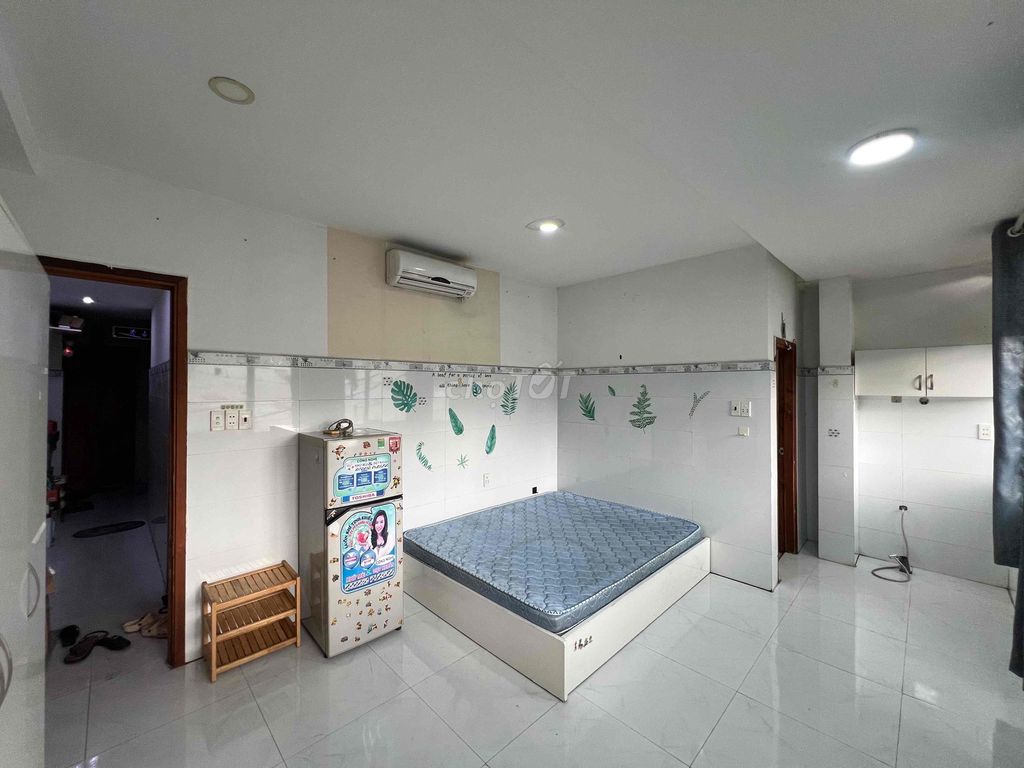 studio apartment - sky window full interior - Tân Phú - super wide
