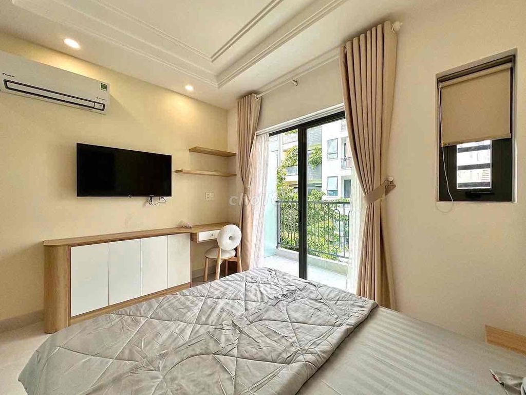 The apartment for the big balconies. Full new furniture in the center of District 1 nice.