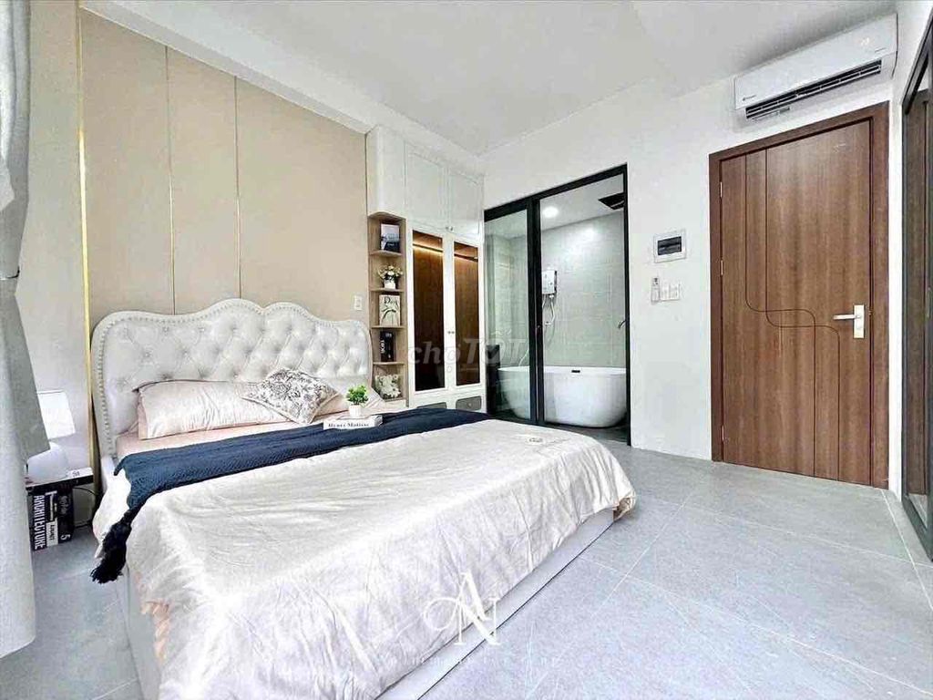 Opening 45 m2 full kitchen furniture near Hutech