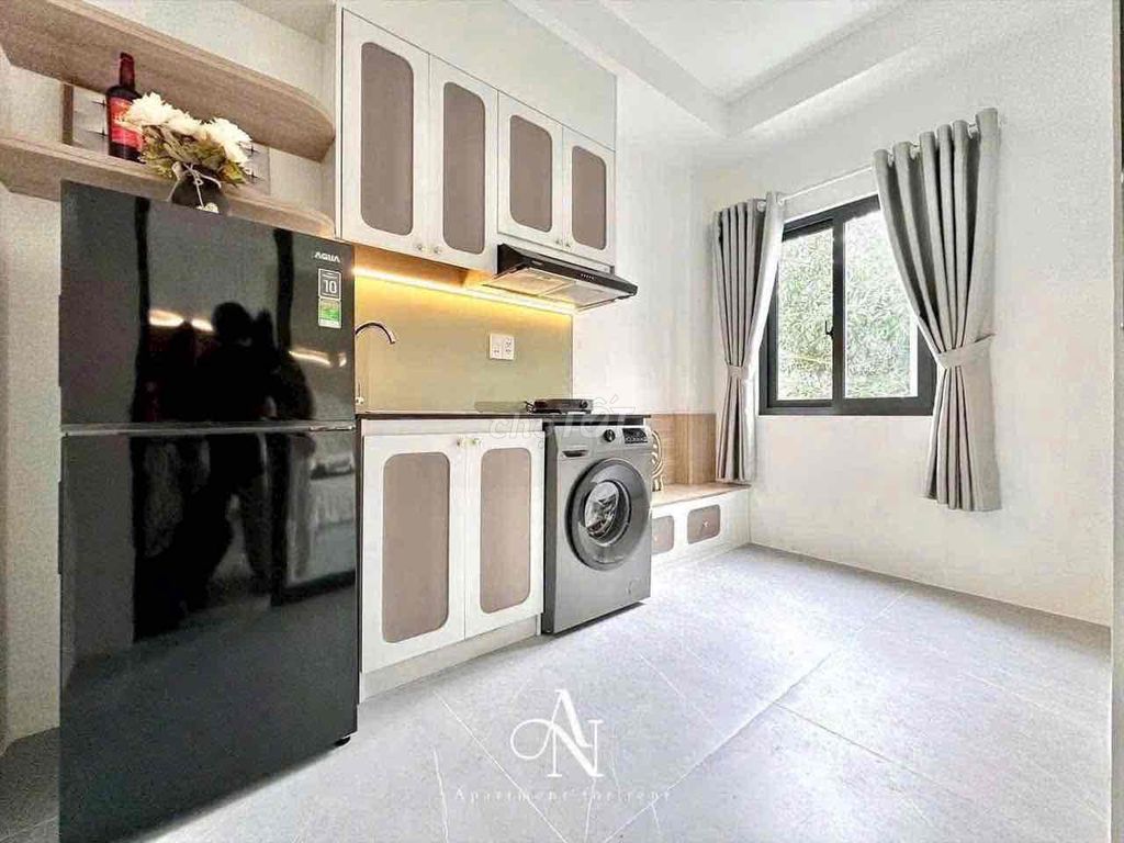 Opening 45 m2 full kitchen furniture near Hutech