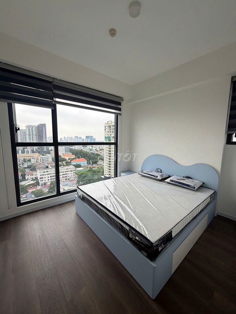 Rent Victoria Village two bedrooms downtown in the second district.