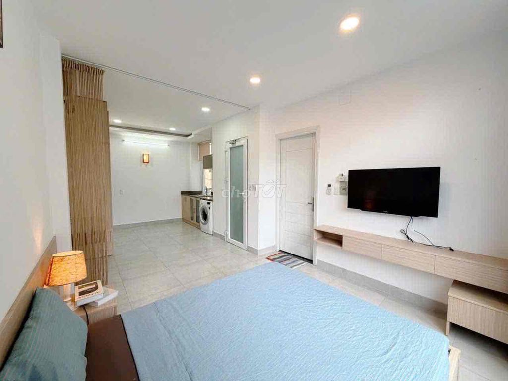 Renting new studios 100%-- 1st district.