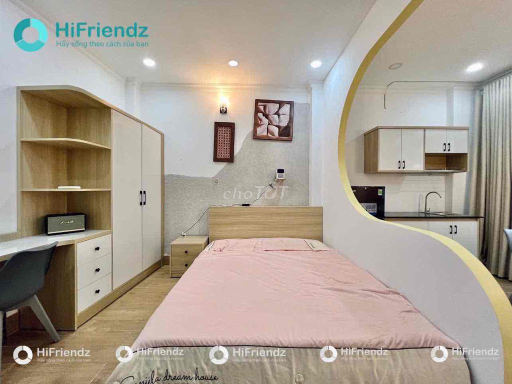 New studio is 100% Phú Nhuận – full interior, balcony, window