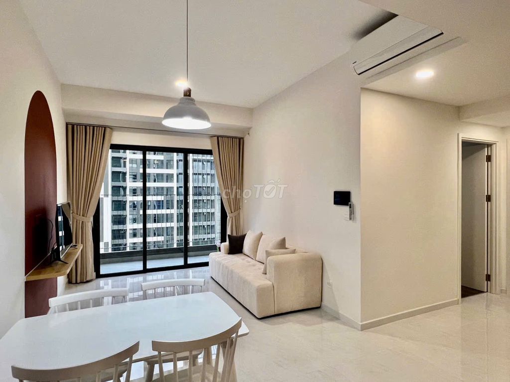 Rent an apartment full of furniture. Two bedrooms. Two toilets.