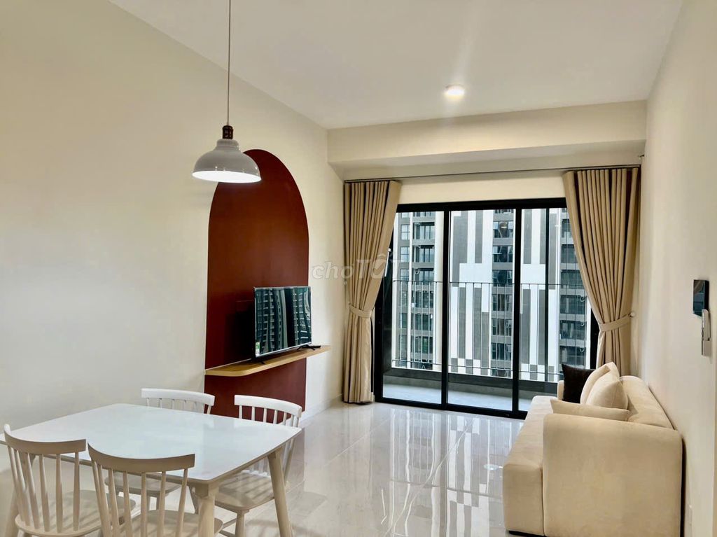 Rent an apartment full of furniture. Two bedrooms. Two toilets.