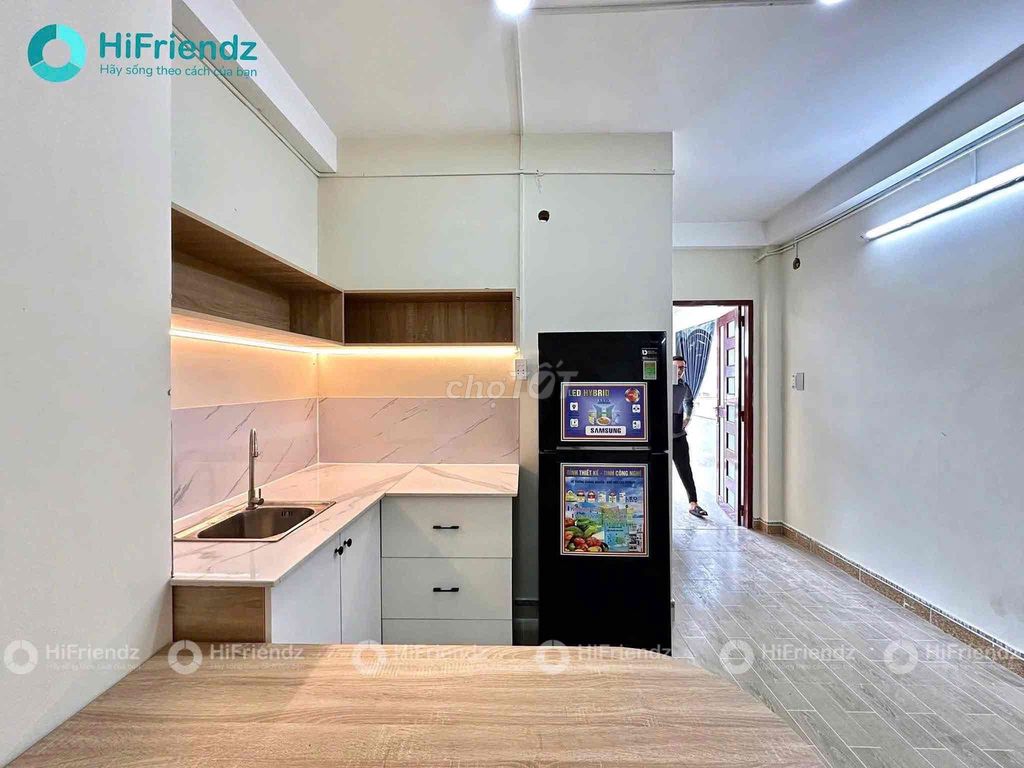 Mi Ni's apartment is two bedrooms - full interior.