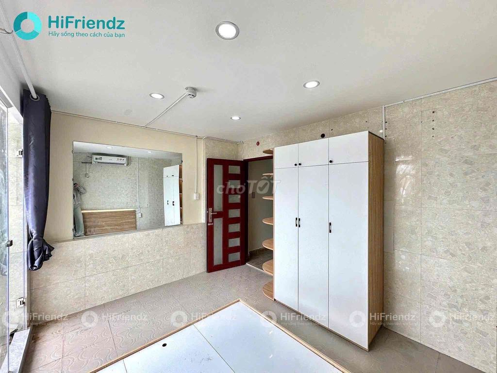 Mi Ni's apartment is two bedrooms - full interior.