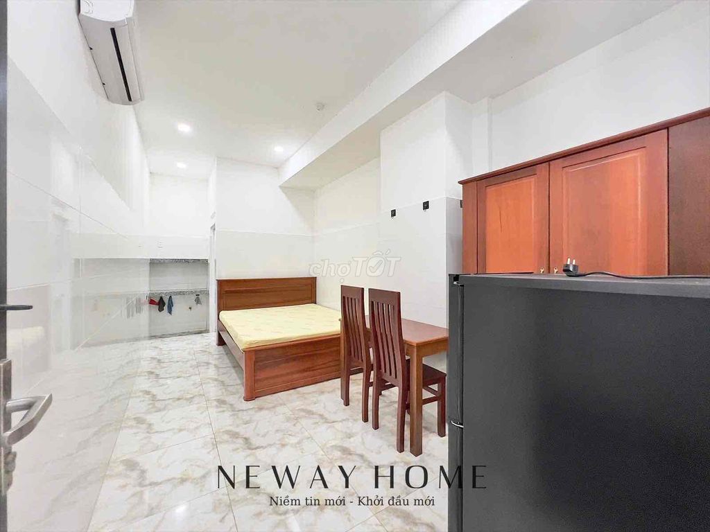 studio master interior - elevator near the Y bridge, cutting market him