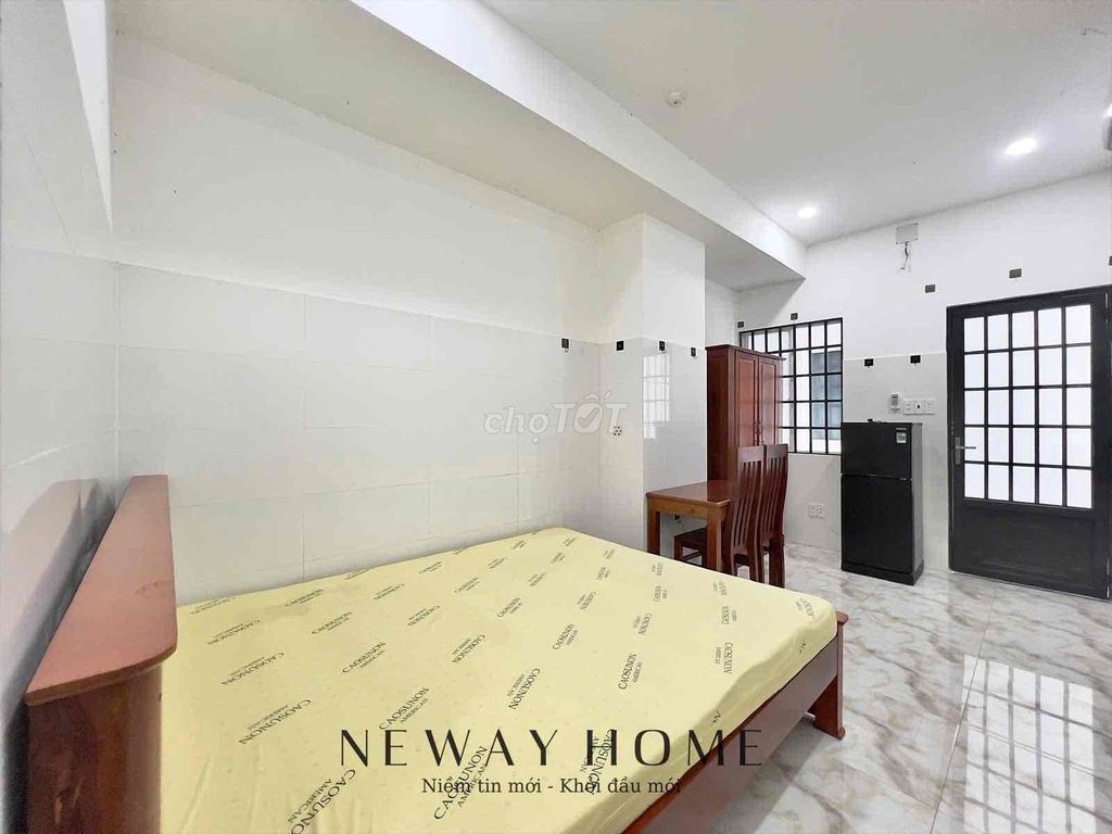 studio master interior - elevator near the Y bridge, cutting market him