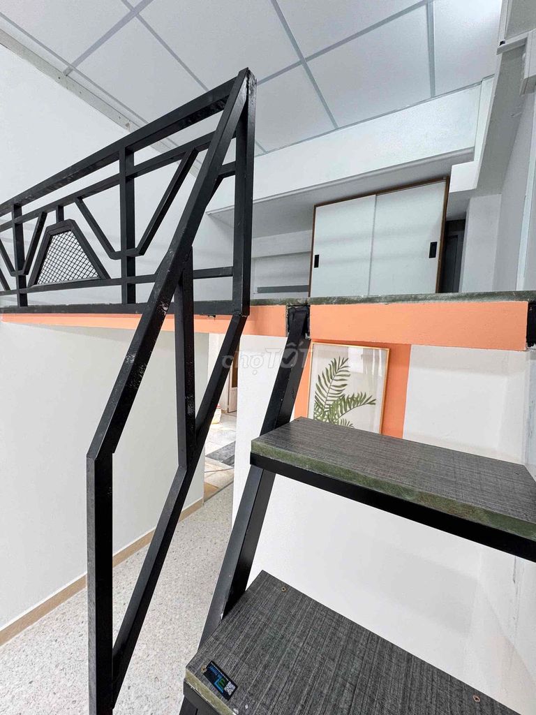 Dupex balcony is located right near the University of District 10 for nui pet
