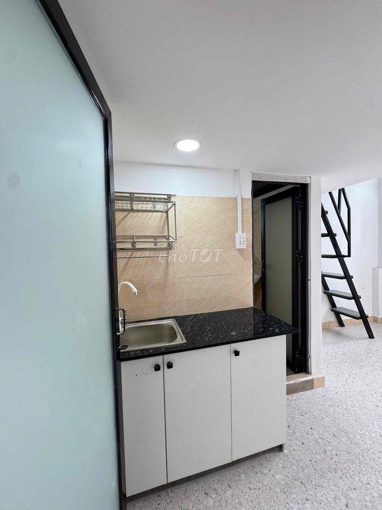 Dupex balcony is located right near the University of District 10 for nui pet