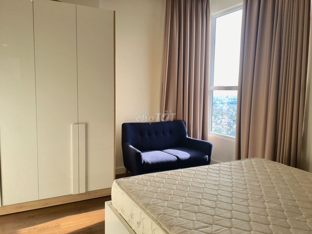 Rent Prince Residence. Two bedrooms, 22 million a month.