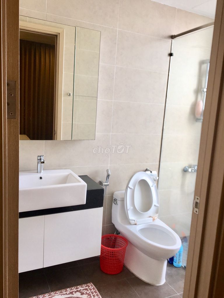 Rent Prince Residence. Two bedrooms, 22 million a month.