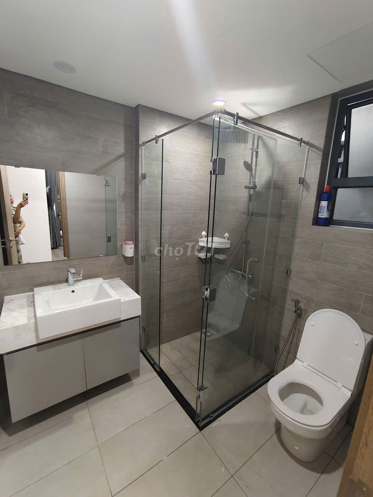 It's the owner of the Alnata hire fee, 85 meters 2 bedroom plus 2 toilets.
