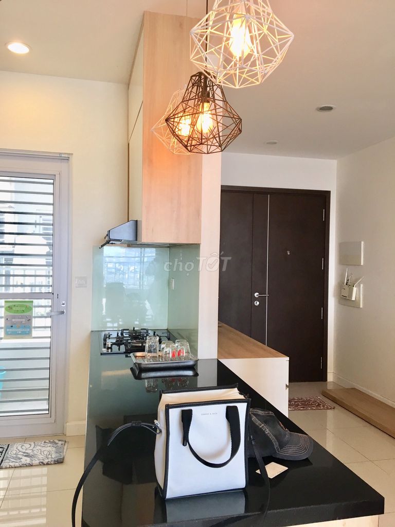 For renting the Screc Tower House, - 81 meters, 2 bedrooms, 14 million a month.