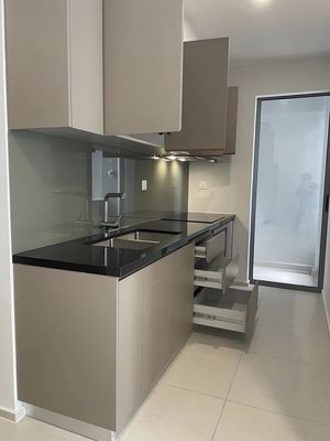 6.5 million to rent 2 bedrooms 2 empty bathrooms - View internal area