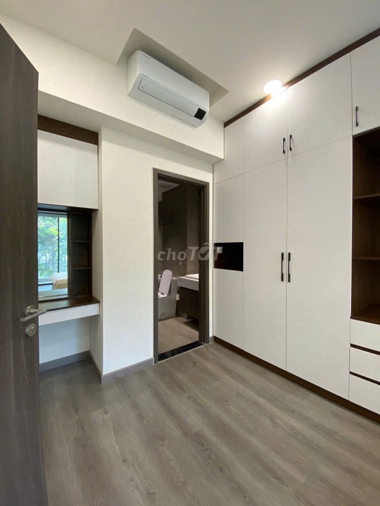 High Centery Bridge, 120 m2 3 bedroom plus 3 toilets, Full interior, deal price