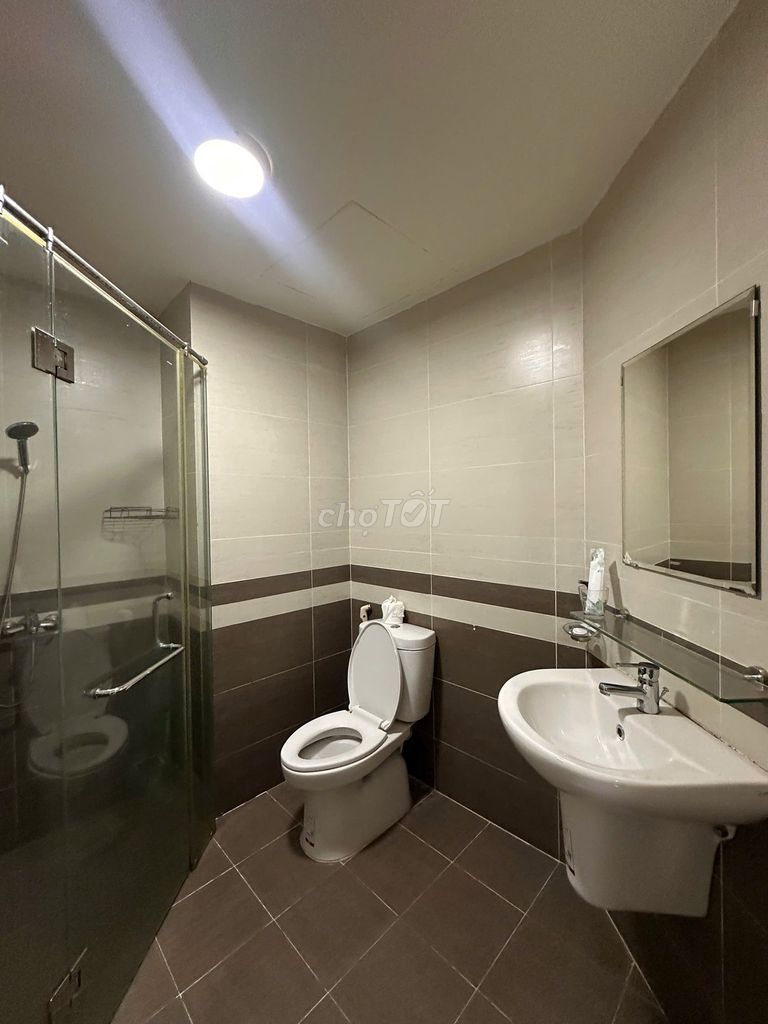 Rent The Park Residence, 3 bedrooms 2 3 million toilets