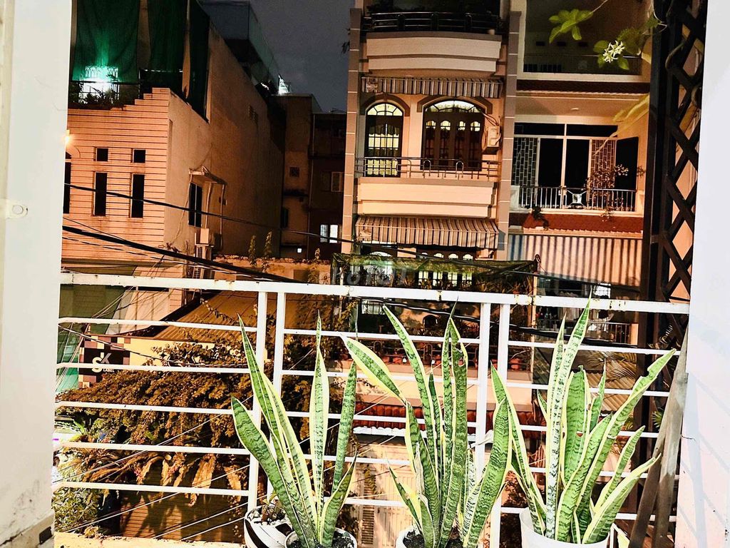 The Bancong studio is right overtte Cộng Hoà super wide-size interior