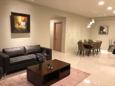 Rent a Riverpark Premier, Funky, full interior apartment