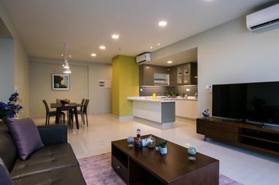 Rent a Riverpark Premier, Funky, full interior apartment
