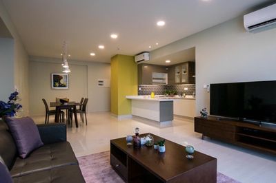 Rent a Riverpark Premier, Funky, full interior apartment