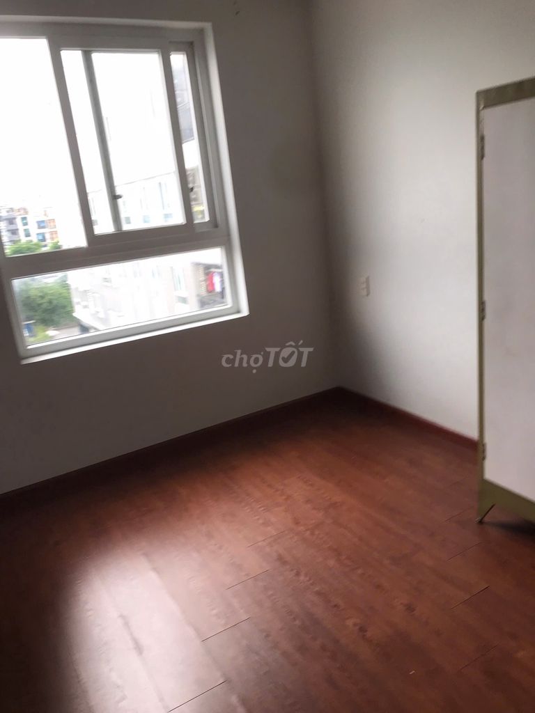Rent 2 bedrooms.