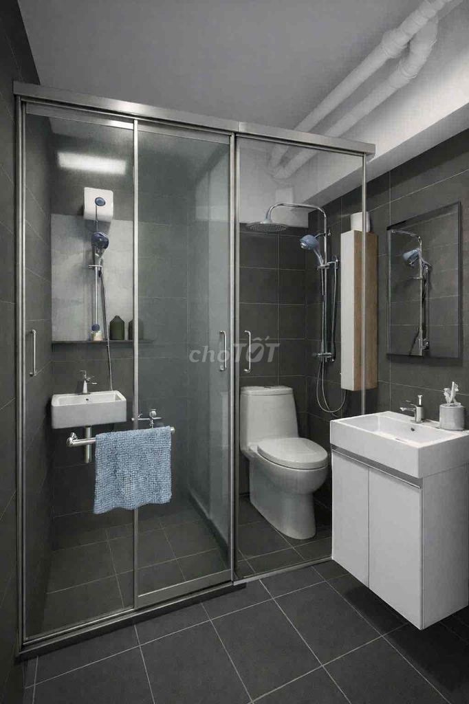 Rent a 40-foot apartment. Two-two bedrooms. 12 million new toilets.