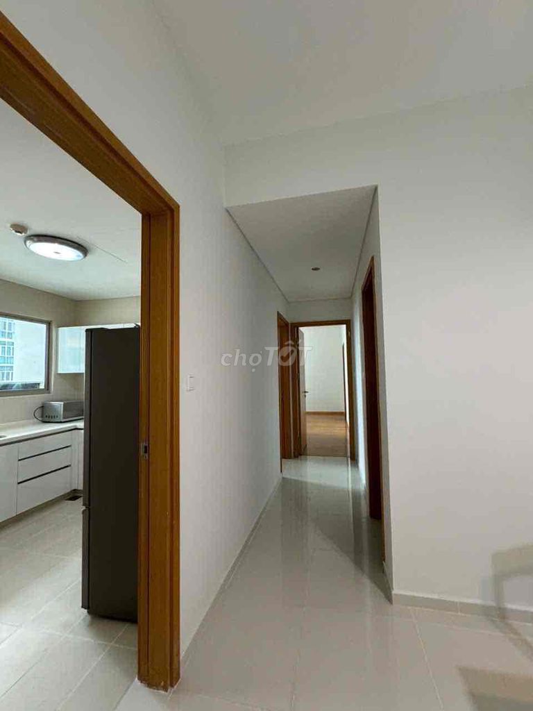 Rent The Vista An Phú, full interior, Miss Snow