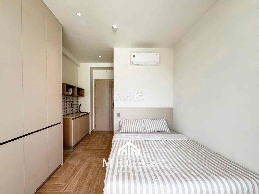 The service apartment is full of microp comfort, full of Tên Lửa.